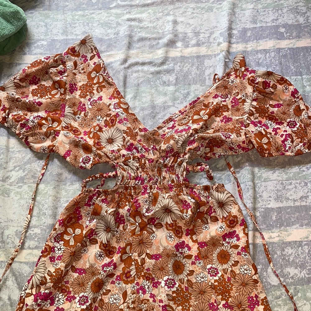 floral V neck cut out dress